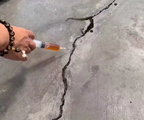 水满乡混凝土裂缝修补技术详解​